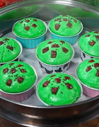 green cake